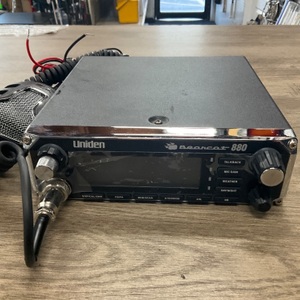 UNIDEN BEARCAT 880