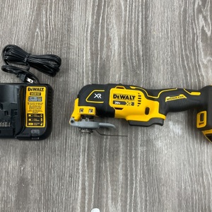 DEWALT MULTI-TOOL W/ 2AH BATTERY AND CHARGER