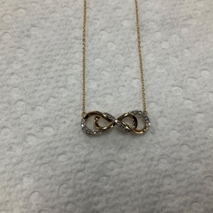 10K Yellow Gold 7.0Gr Three Stone Diamond Ring Size 9