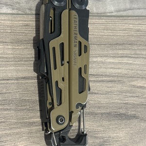 LEATHERMAN SIGNAL MULTI TOOL