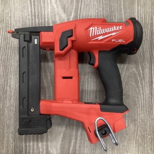 MILWAUKEE 18V CROWN STAPLER
