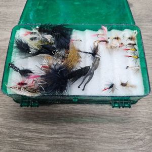 PLANO FLY CASE WITH FLY'S