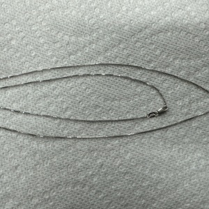 White Gold Diamond Necklace 3.9g/14kt