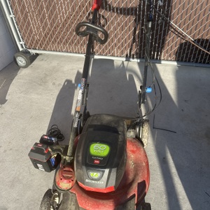 TORO LAWN MOWER & TRIMMER KIT