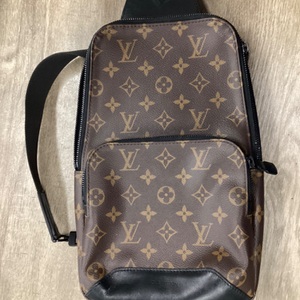 LOUIS VUITTON AVENUE SLING MACASSAR MONOGRAM BAG