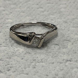 10K White Gold Solitaire Princess Cut Diamond Ring 1.9gr Size 5