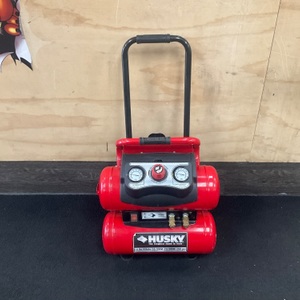 HUSKY H1504ST 4 GALLON AIR COMPRESSOR