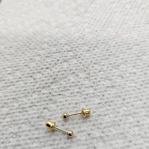 Yellow Gold Studs Earrings 0.4g/14kt 