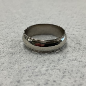 10K White Gold Band Ring 4.8gr Size 7.75
