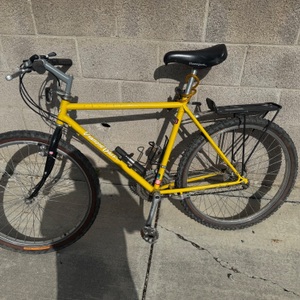 DIAMONDBACK ASCENTEX VERY OLD MOUNTAIN BIKE