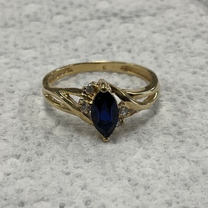10K Yellow Gold Blue & White Stone Ring 2.0gr Size 6.75