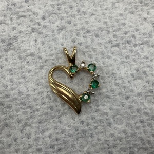 10K Yellow Gold Green Stone & Diamond Heart Pendant 0.9gr 