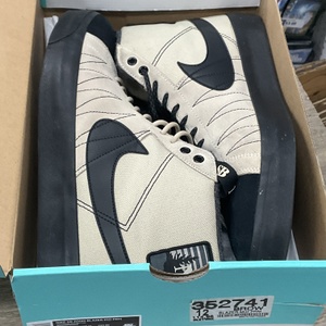 NIKE SB ZOOM BLAZER MID PRM SHOES
