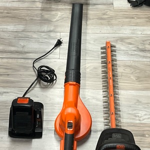 BLACK & DECKER 40V LAWN CARE COMBO KIT