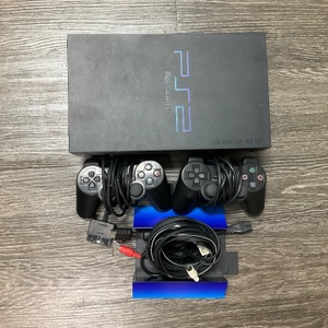 SONY PLAYSTATION 2 W/ 2 CONTROLLERS
