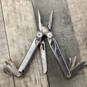 LEATHERMAN  WAVE