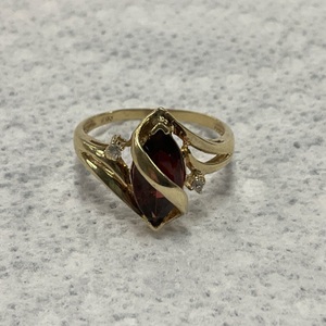 10K Yellow Gold Marquise Red Stone Ring 2.5gr Size 7.75