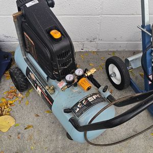 MCGRAW 8 GALLON COMPRESSOR 