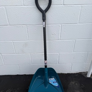 SUNCAST SNOW SHOVEL