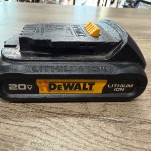 DEWALT 1.5AH BATTERY