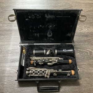 HOLTON CLARINET WITH HARD CASE 