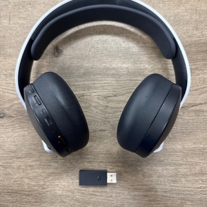 SONY PLAYSTATION HEADSET WITH DONGLE IN BIN CFI-ZWH1