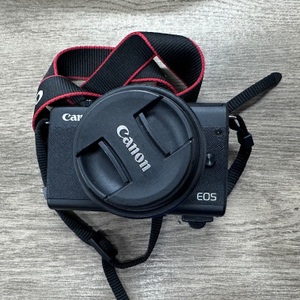 CANON EOS M200 24MP DIGITAL MIRRORLESS SLR CAMERA