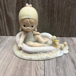 PRECIOUS MOMENTS AUGUST BABY IN BATH