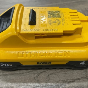 DEWALT 20V 4AH BATTERY