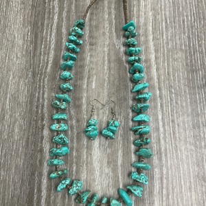 NATIVE TURQUOISE NECKLACE WITH MATCHING EARRINGS