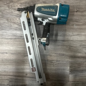 MAKITA FRAMING NAILER AN924