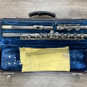 BUNDY SELMER FLUTE WITH CASE 