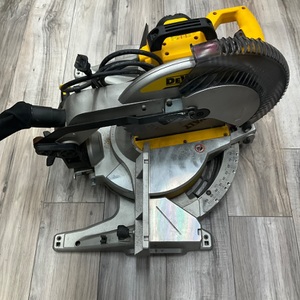 DEWALT 12" SINGLE BEVEL COMPOUND MITER SAW