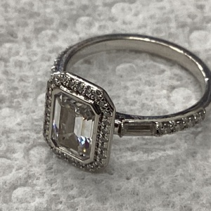 Female Gold Ring Sz:5.5 3.5g/14kt 