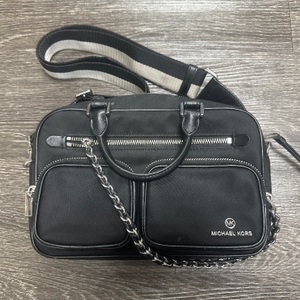 MICHAEL KORS ELLIOT CAMERA MESSENGER BAG