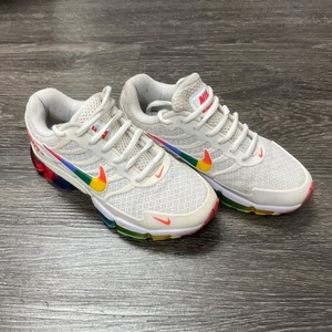 NIKE AIR PRIDE SWOOP RUNNERS SIZE: 5.5