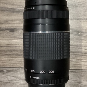 CANON 75-300MM 1:4-5.6 III CAMERA LENS