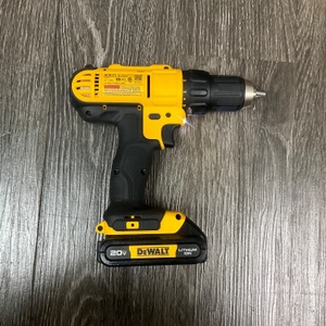 DEWALT 1/2" CORDLESS HAMMER DRILL W/ 1.5AH BATTERY