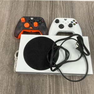 MICROSOFT XBOX SERIES S GAMING CONSOLE WITH CONTROLLER 