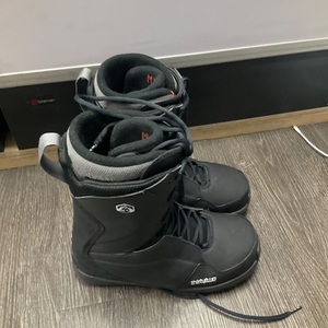 THIRTY TWO SNOW BOARDBOOTS SIZE 11