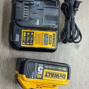 DEWALT 20V 5AH BATTERY WITH CHARGER
