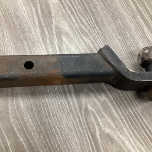AUTOMOTIVE HITCH 