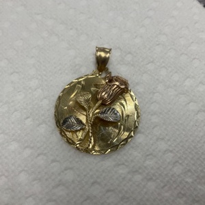 14K Three Tone Gold 10.1gr Rose Pendant 