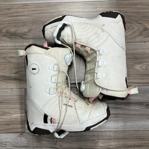 SALOMON S22 SNOWBOARD BOOTS
