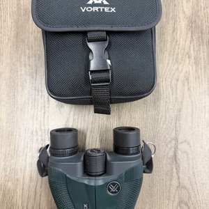 VORTEX VANQUISH 8X26 BINOCULARS