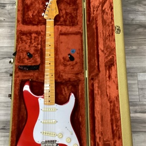FENDEER STRATOCASTER