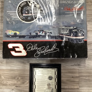 REVELL COLLECTION DALE EARNDTHEART 20 PC TRAIN SET