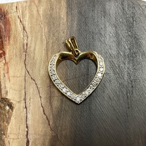 14K Yellow Gold Diamond Heart Pendant 1.6gr